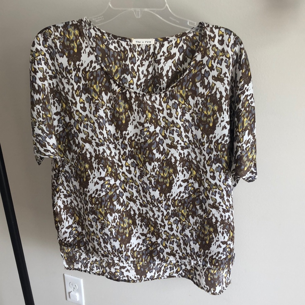 Fall layer top! - Picture 1 of 3